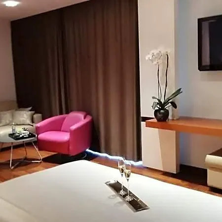 In Hotel 5*